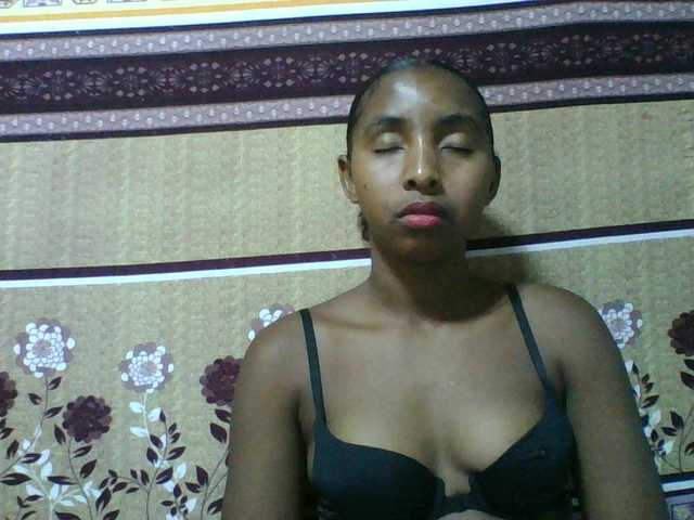 Orzia12's BongaCams show and profile