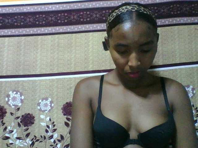 Orzia12's BongaCams show and profile