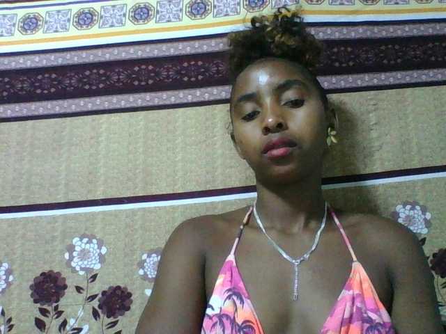 Orzia12, une amatrice française avec qui discuter et avoir du sexe