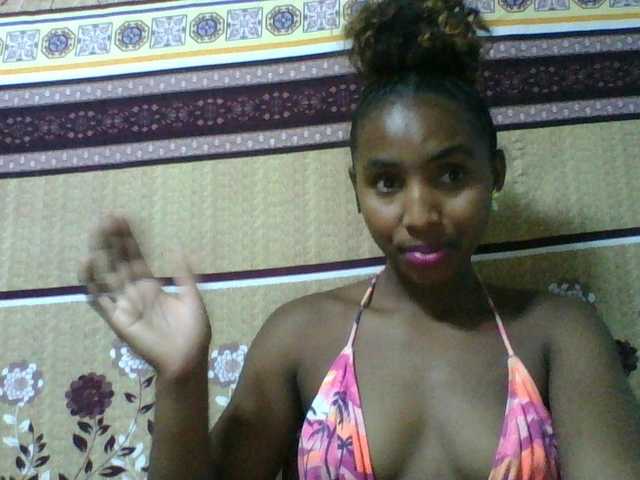 Orzia12, une amatrice française avec qui discuter et avoir du sexe