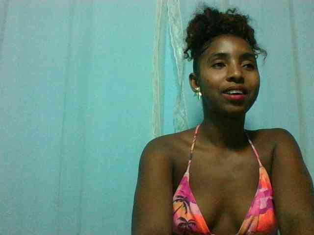 Orzia12 Live Webcam on BongaCams