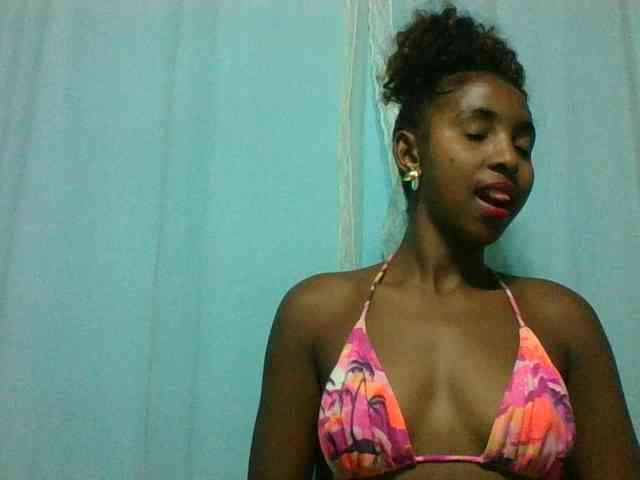 Orzia12 Live Webcam on BongaCams