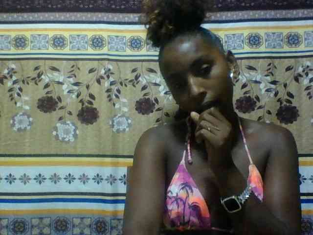 Orzia12 Live Webcam on BongaCams