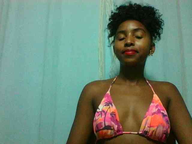 Orzia12 Live Webcam on BongaCams