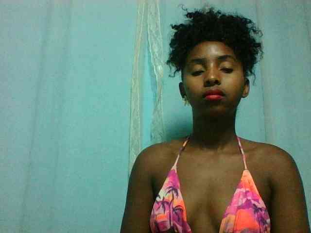 Orzia12 Live Webcam on BongaCams