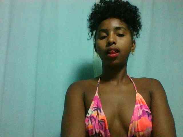 Orzia12 Live Webcam on BongaCams