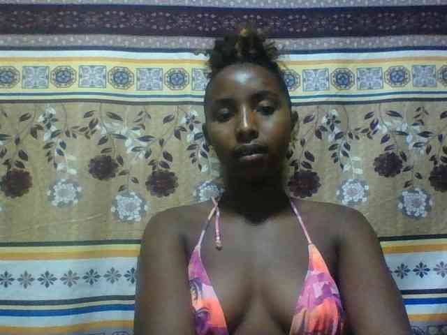 Orzia12 Live Webcam on BongaCams