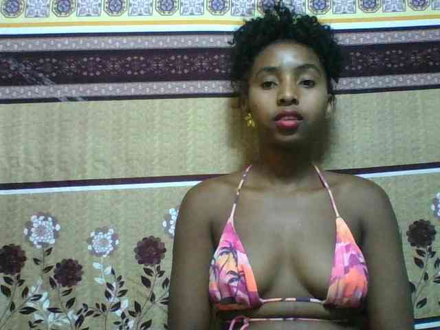 Orzia12 Live Webcam on BongaCams