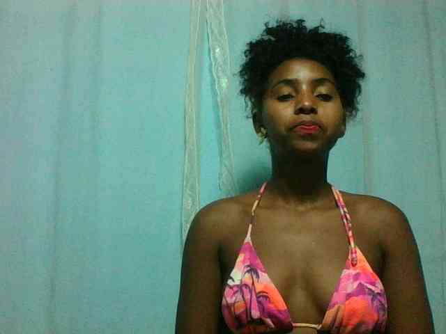 Orzia12 Live Webcam on BongaCams