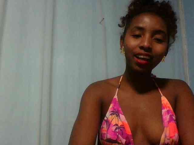 Orzia12 Live Webcam on BongaCams