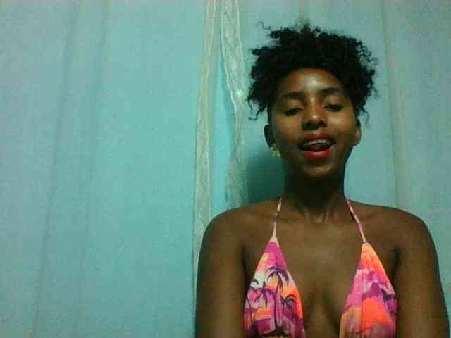 Orzia12 Live Webcam on BongaCams