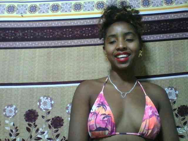 Orzia12 Live Webcam on BongaCams