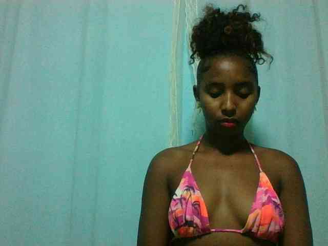 Orzia12 Live Webcam on BongaCams