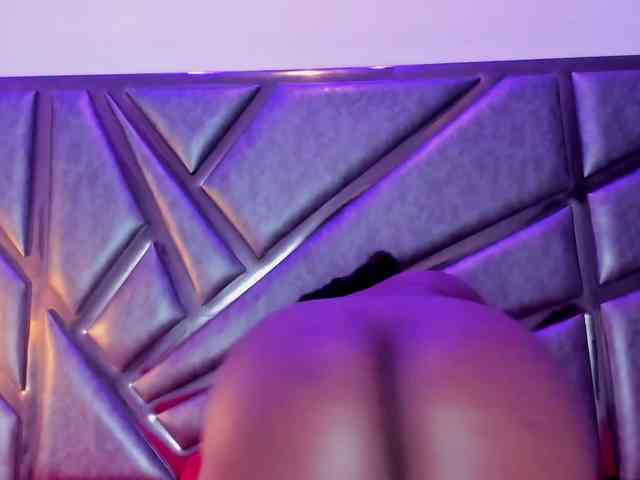 VivianAnderson webcam