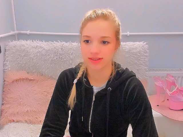 EvetteBeauty ist eine der beliebtesten Camgirls aus Deutschland in einem Show auf BongaCams. Folgende Tags sind dabei: White/Caucasian,Blonde,Shaved,
