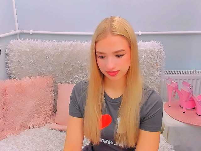 EvetteBeauty webcam bongacams model stream image