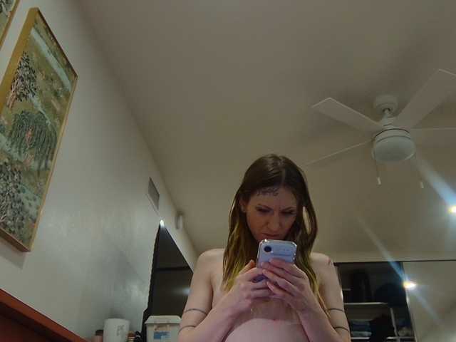 high-lavie's BongaCams show and profile