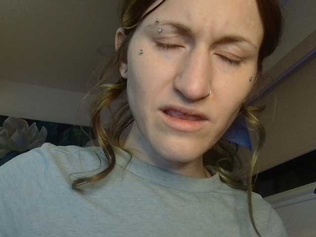 high-lavie's BongaCams show and profile