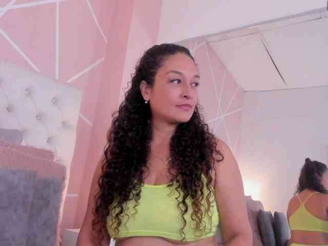 Rosalinda-77 webcam
