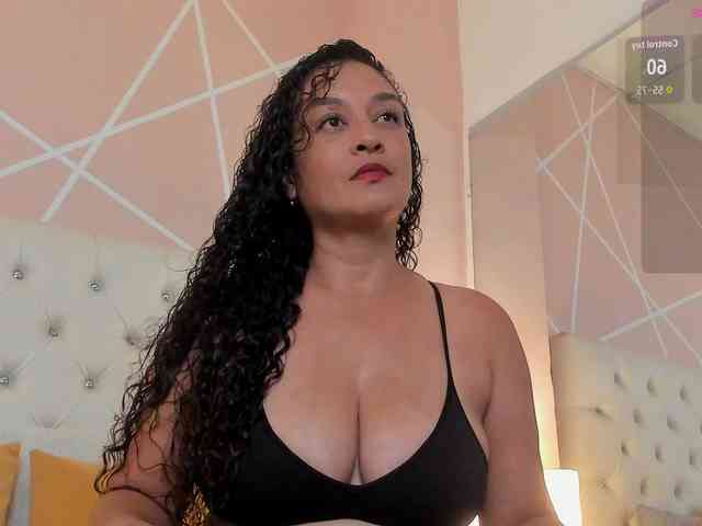 Rosalinda-77 webcam