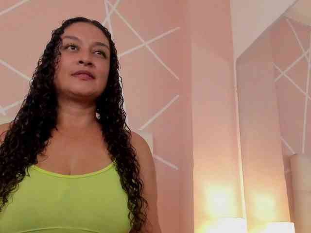 Rosalinda-77 webcam