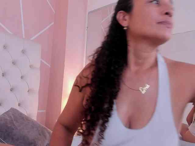 Rosalinda-77 webcam