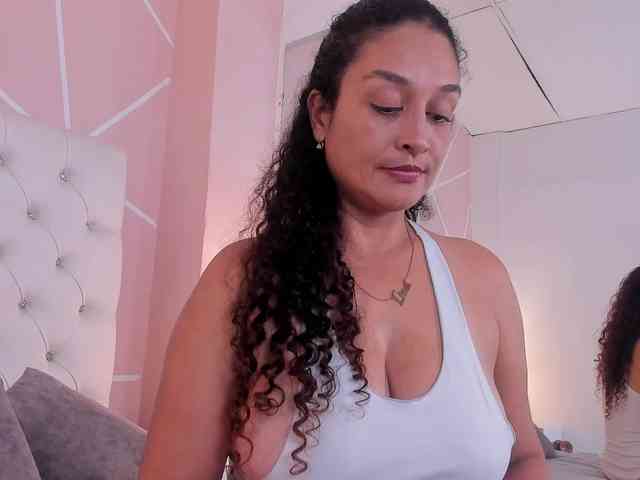 Rosalinda-77 webcam