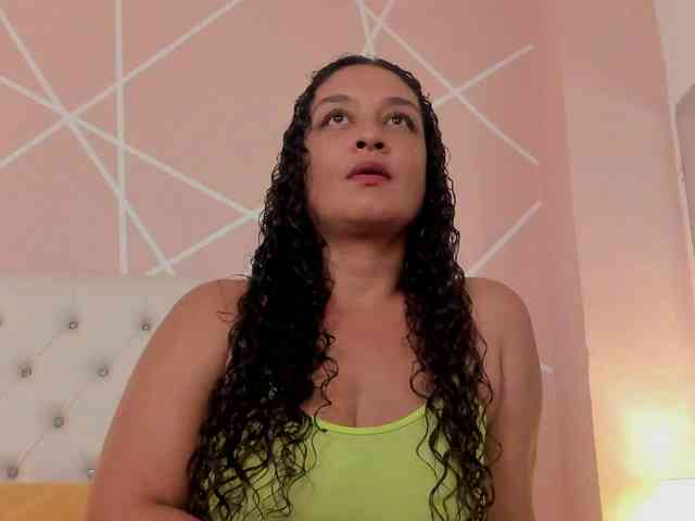 Rosalinda-77 webcam