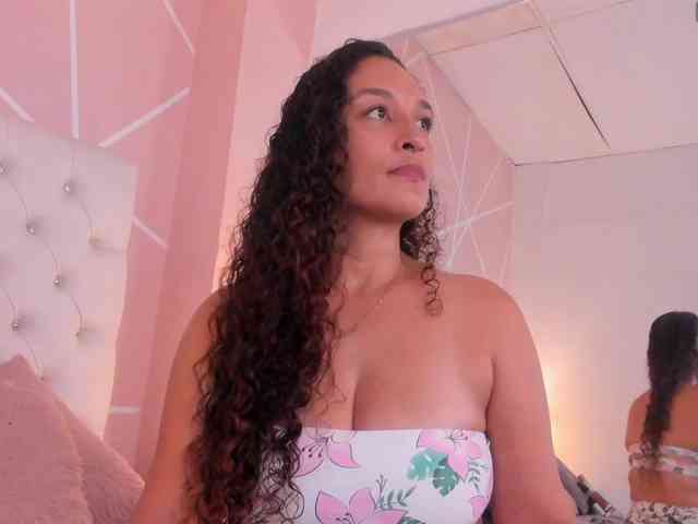 Rosalinda-77 webcam