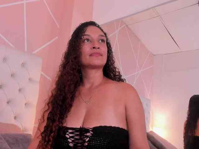 Rosalinda-77 webcam