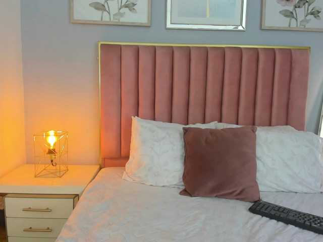 MarianaScott's BongaCams show and profile