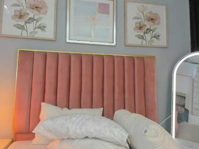 MarianaScott's BongaCams show and profile