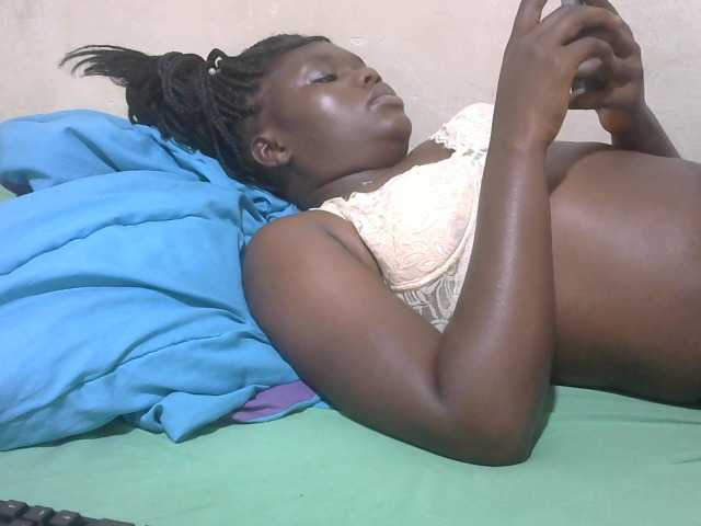 Mellanin webcam bongacams model stream image