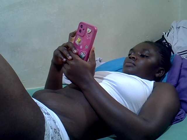 Mellanin Live Cam on BongaCams