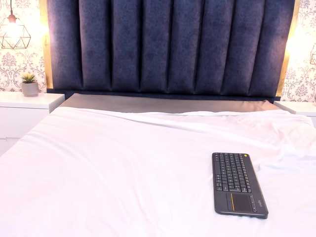 Madison-Parker —  Bigass latina babe dripping oil, doggy twerk, ass bouncing for you , lets fuck and cum together at goal @sofar   @total  Give me love its freee 