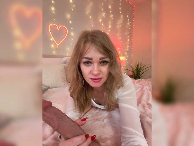 Kissmeexxx's BongaCams show and profile