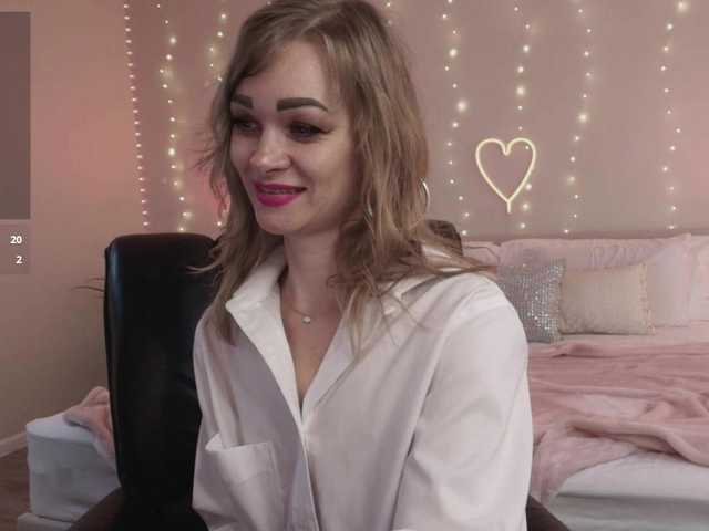 Kissmeexxx's BongaCams show and profile