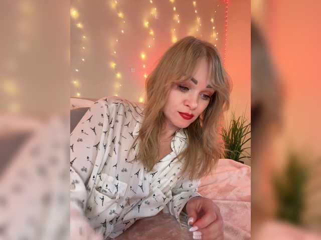 Kissmeexxx's BongaCams show and profile