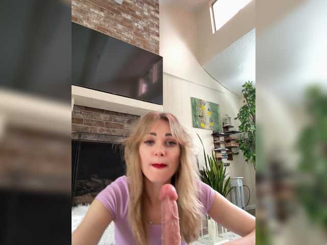 Kissmeexxx's BongaCams show and profile