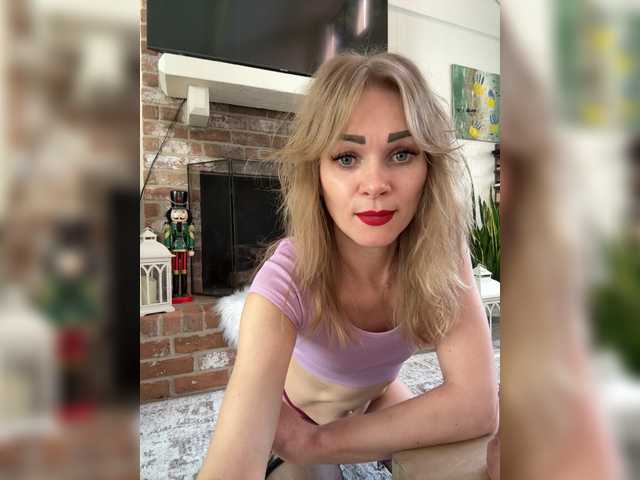 Kissmeexxx's BongaCams show and profile