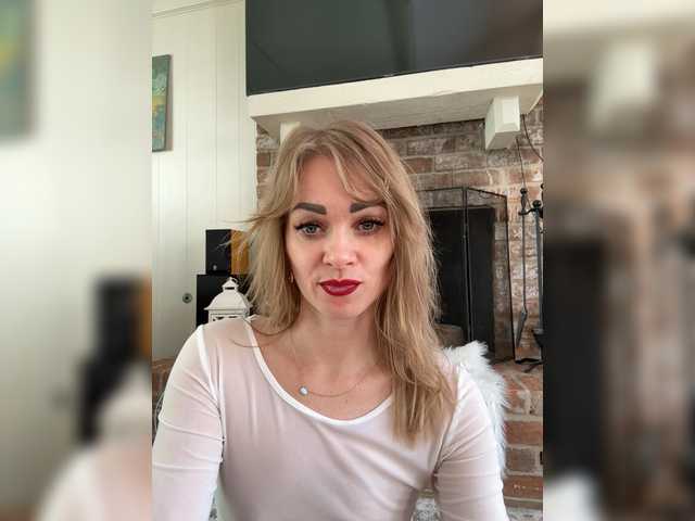 Kissmeexxx's BongaCams show and profile