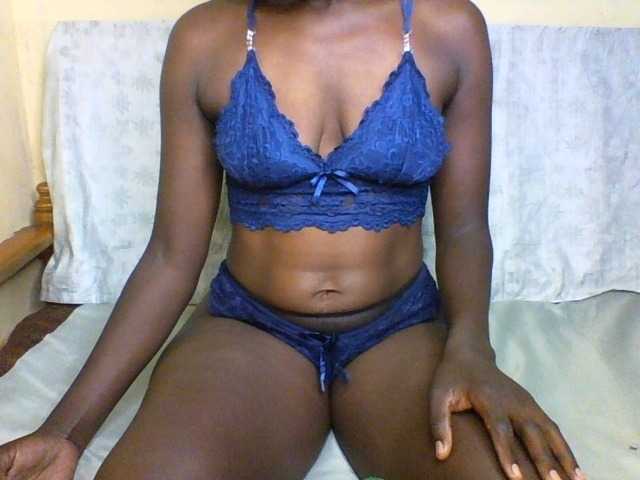 Lolobi Live Cam on BongaCams