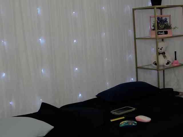 SarahRaiynex webcam