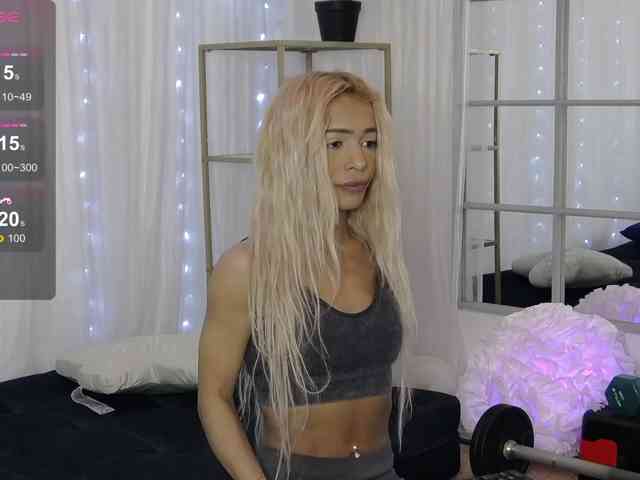 SarahRaiynex webcam