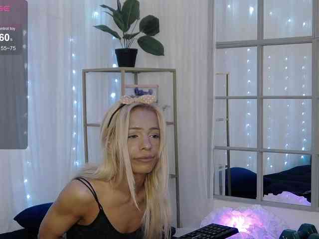 SarahRaiynex webcam