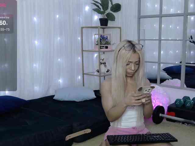 SarahRaiynex webcam