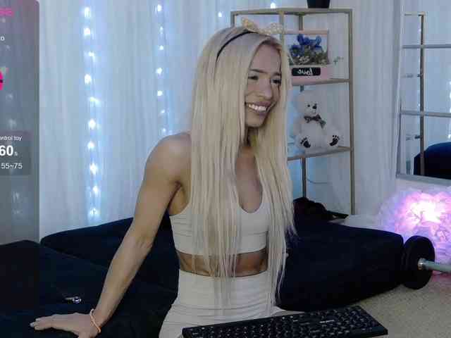SarahRaiynex webcam