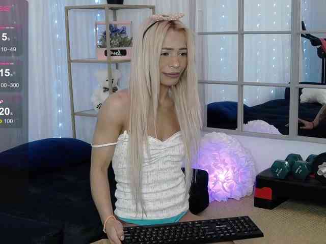 SarahRaiynex webcam