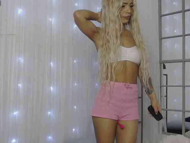 SarahRaiynex webcam
