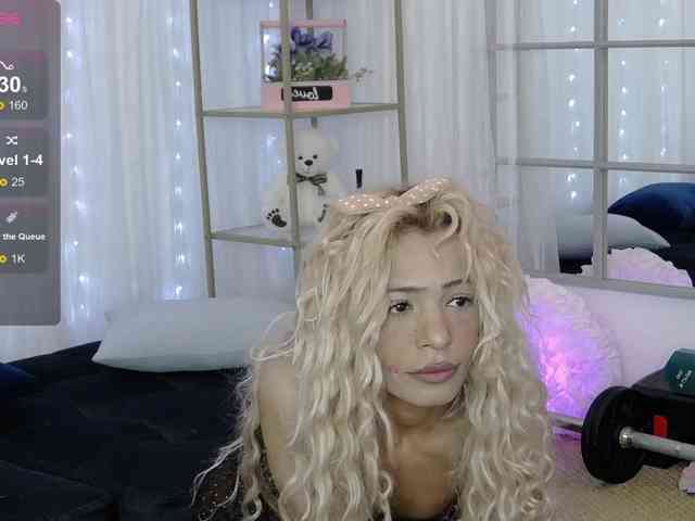 SarahRaiynex webcam